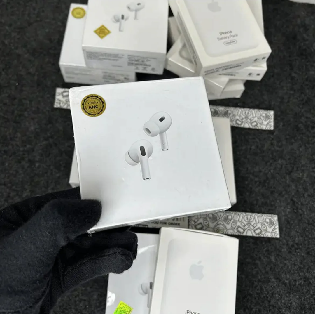AirPod Pro + Megsafe Power Bank Combo